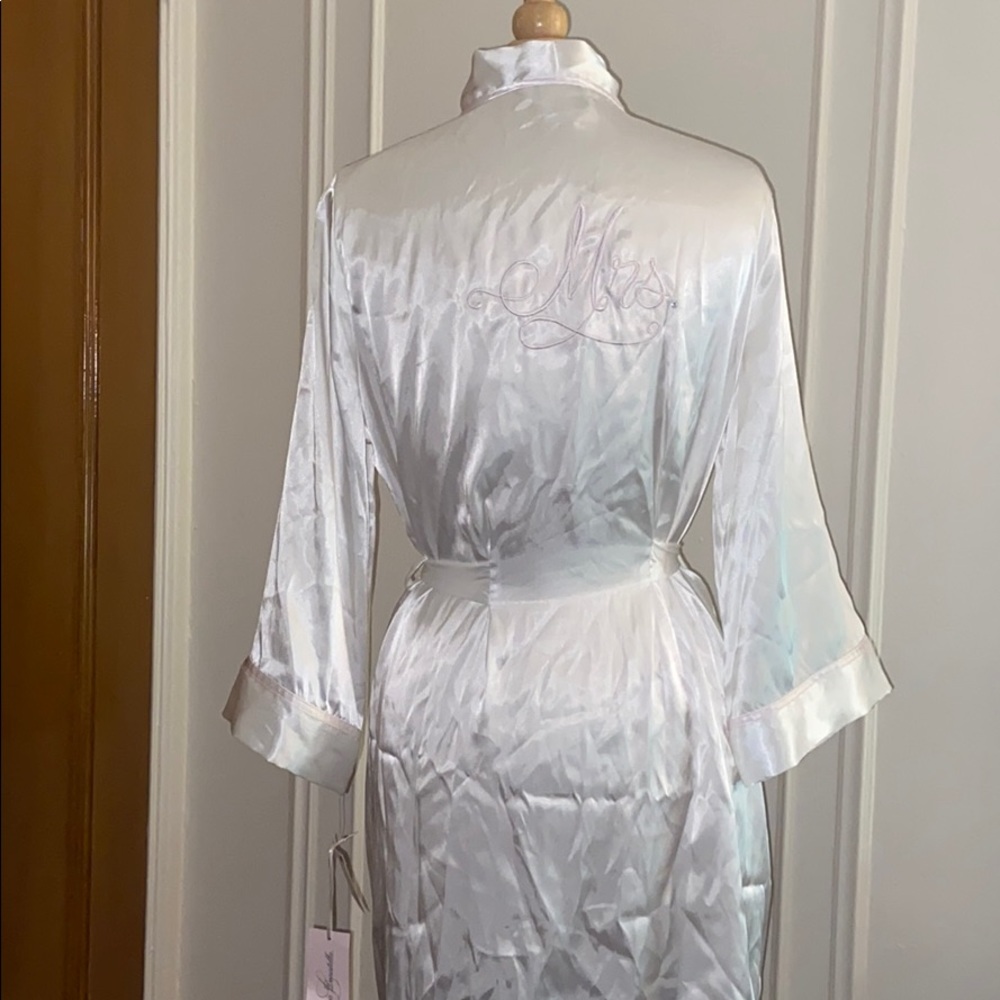 Linea Donatella Ivory “Mrs” robe NWT! - Picture 7 of 12